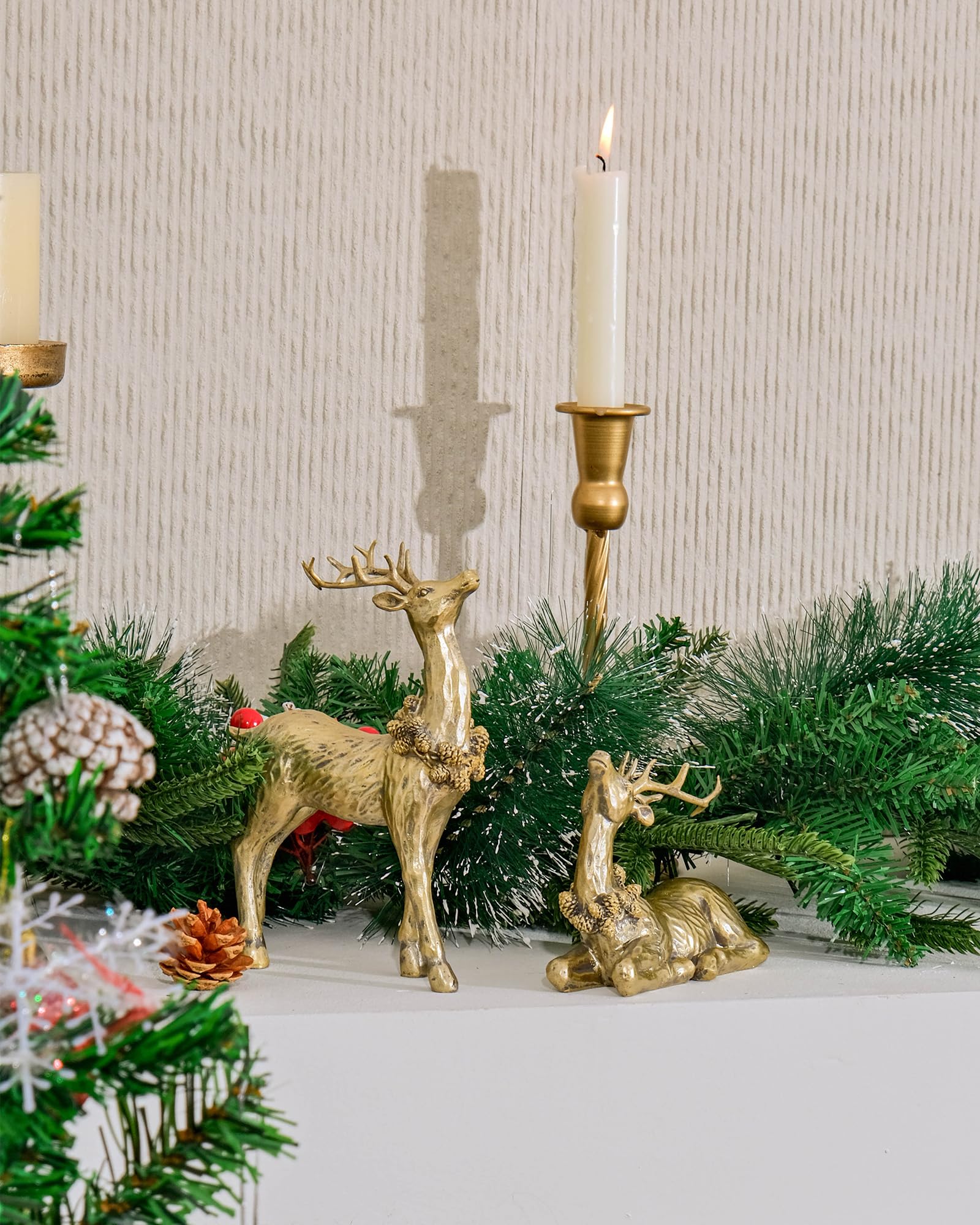 DN DECONATION side profile showing standing and sitting reindeer balanced poses