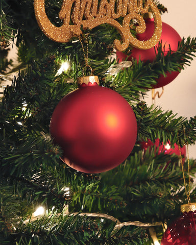 DN DECONATION mantel display with ornaments creating cohesive seasonal home styling