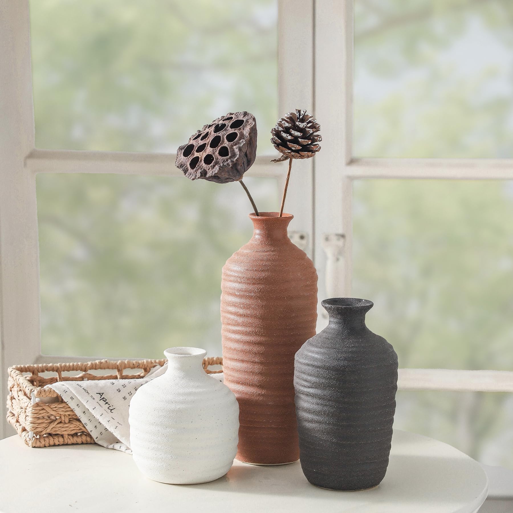Dobbyby medium vase holding fresh flowers to brighten dining or desk
