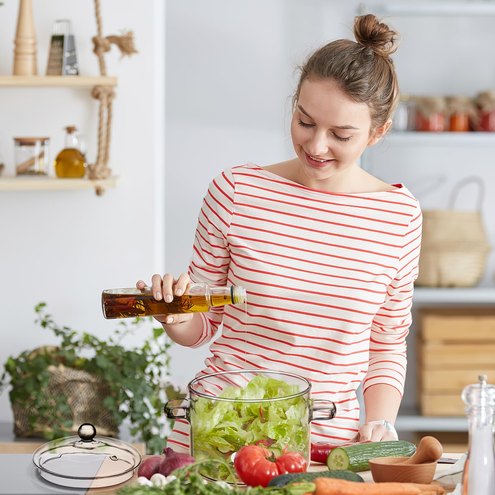 DOITOOL covered saucepan stored in fridge to show cold storage benefit