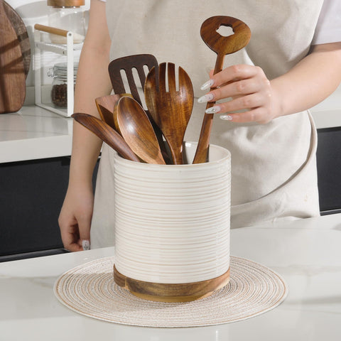 DOWAN size comparison next to cutting board illustrating scale and capacity