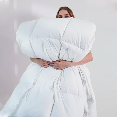 DOWNCOOL vacuum-packed box image showing compact, clean shipping and easy unboxing