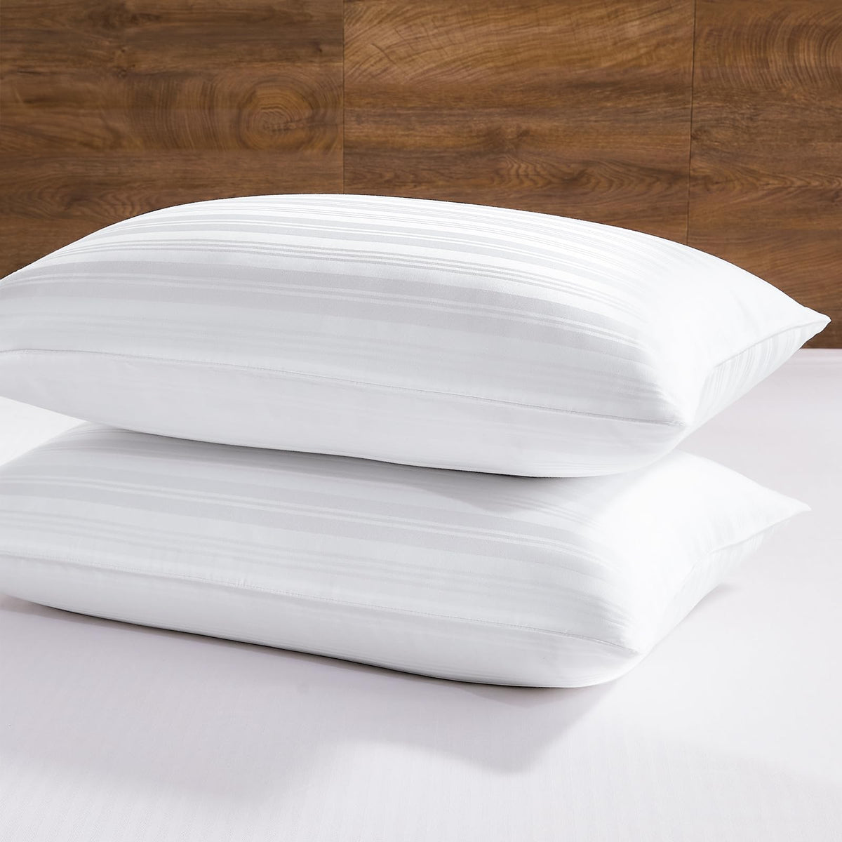 downluxe front packaging showing queen pillow set and hotel-quality look