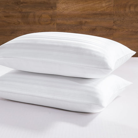 downluxe front packaging showing queen pillow set and hotel-quality look