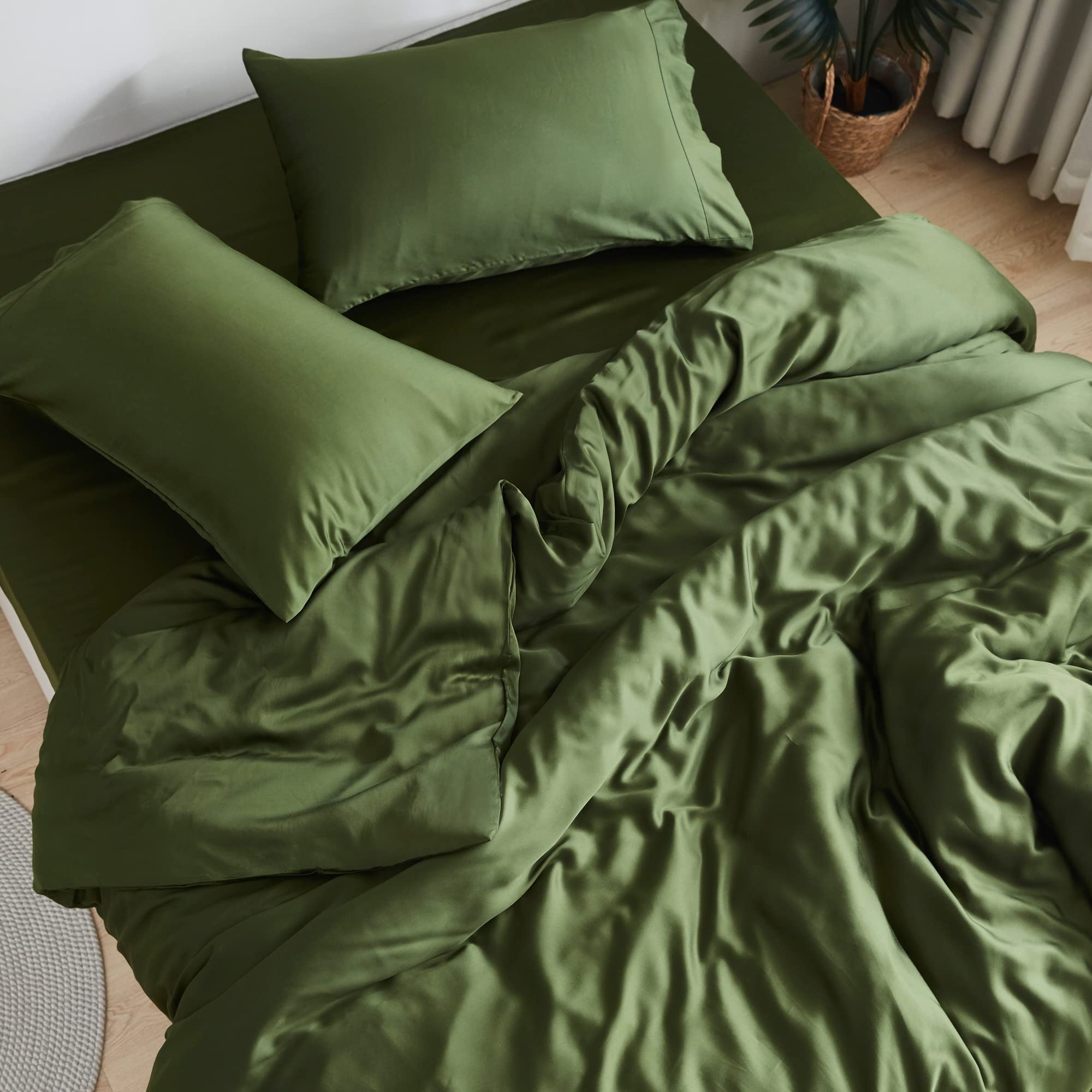 DOZ by SIJO front packaging showing Forest queen sheet set, clear product view and benefits