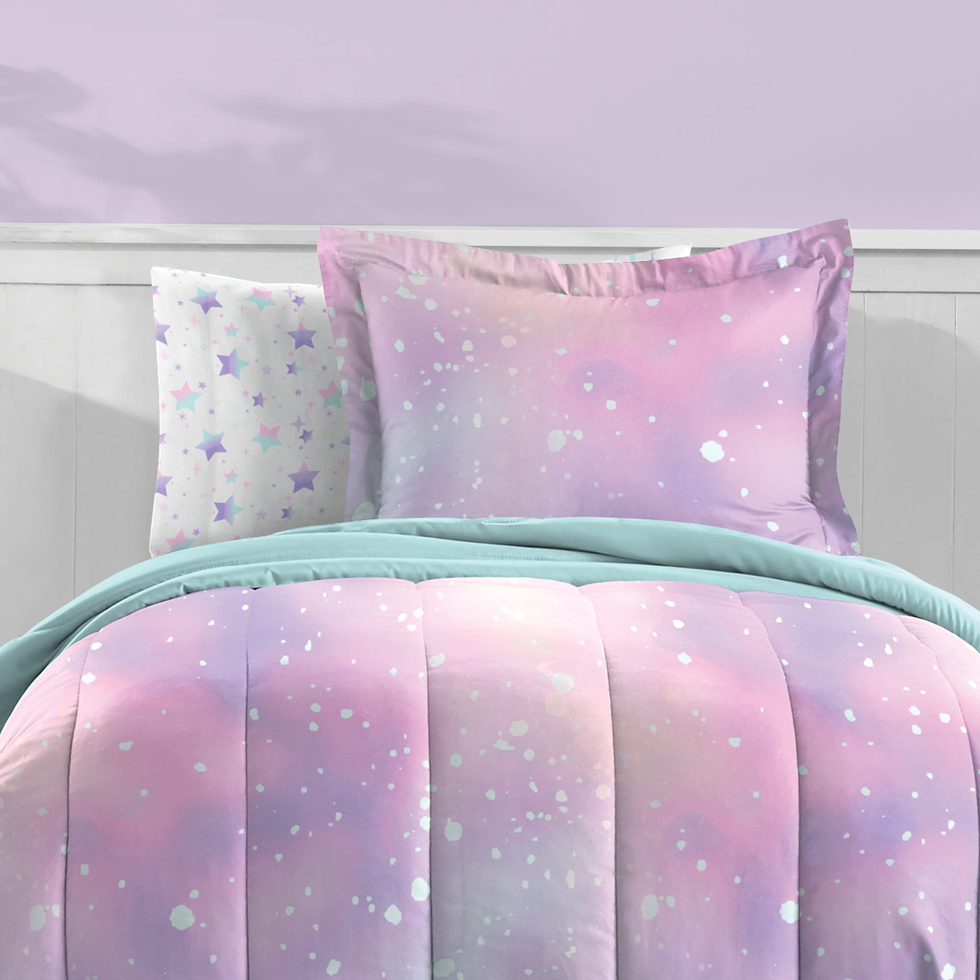 dream FACTORY flat sheet star pattern close-up showing colorful print and playful décor benefit