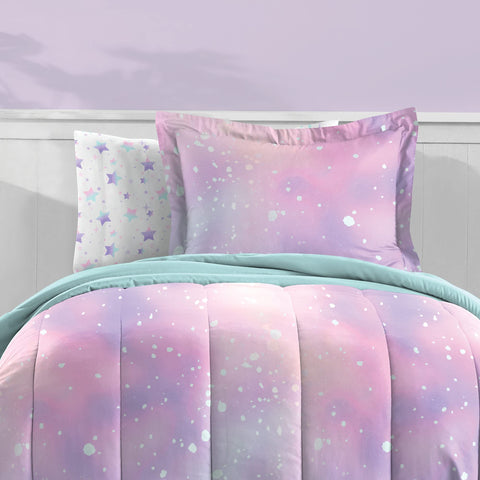 dream FACTORY flat sheet star pattern close-up showing colorful print and playful décor benefit