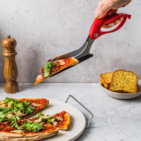 Dreamfarm Scizza close-up of stainless-steel blades highlighting sharp, durable cutting edge