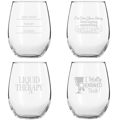 DU VINO hand-held glass demonstrating 15 oz scale and comfortable grip benefit