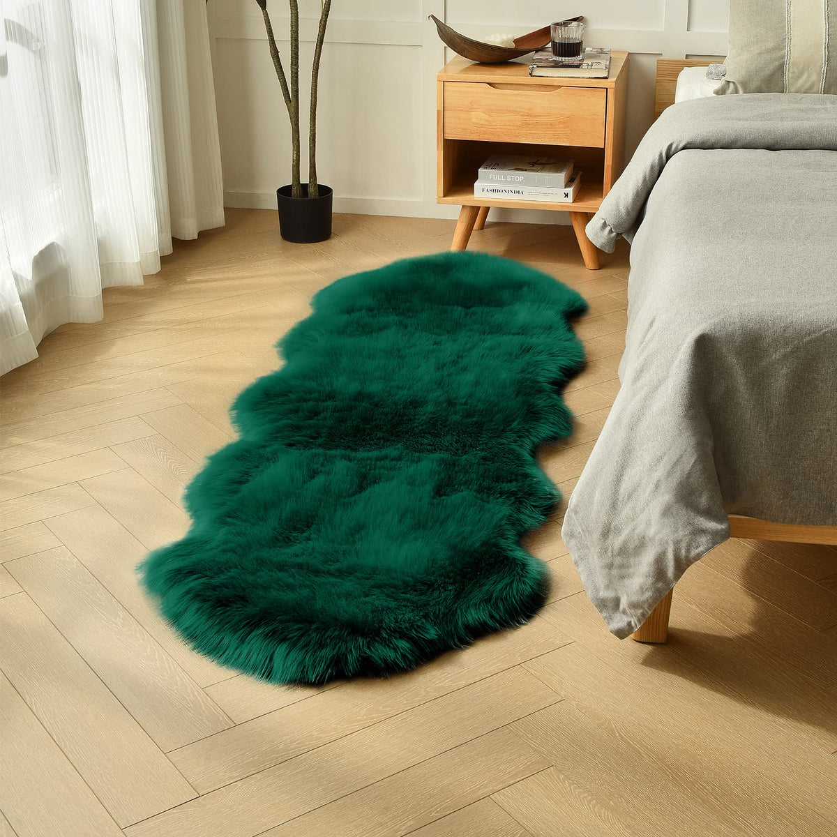 duduta front view of emerald runner showing plush green color and shape benefit cozy decor