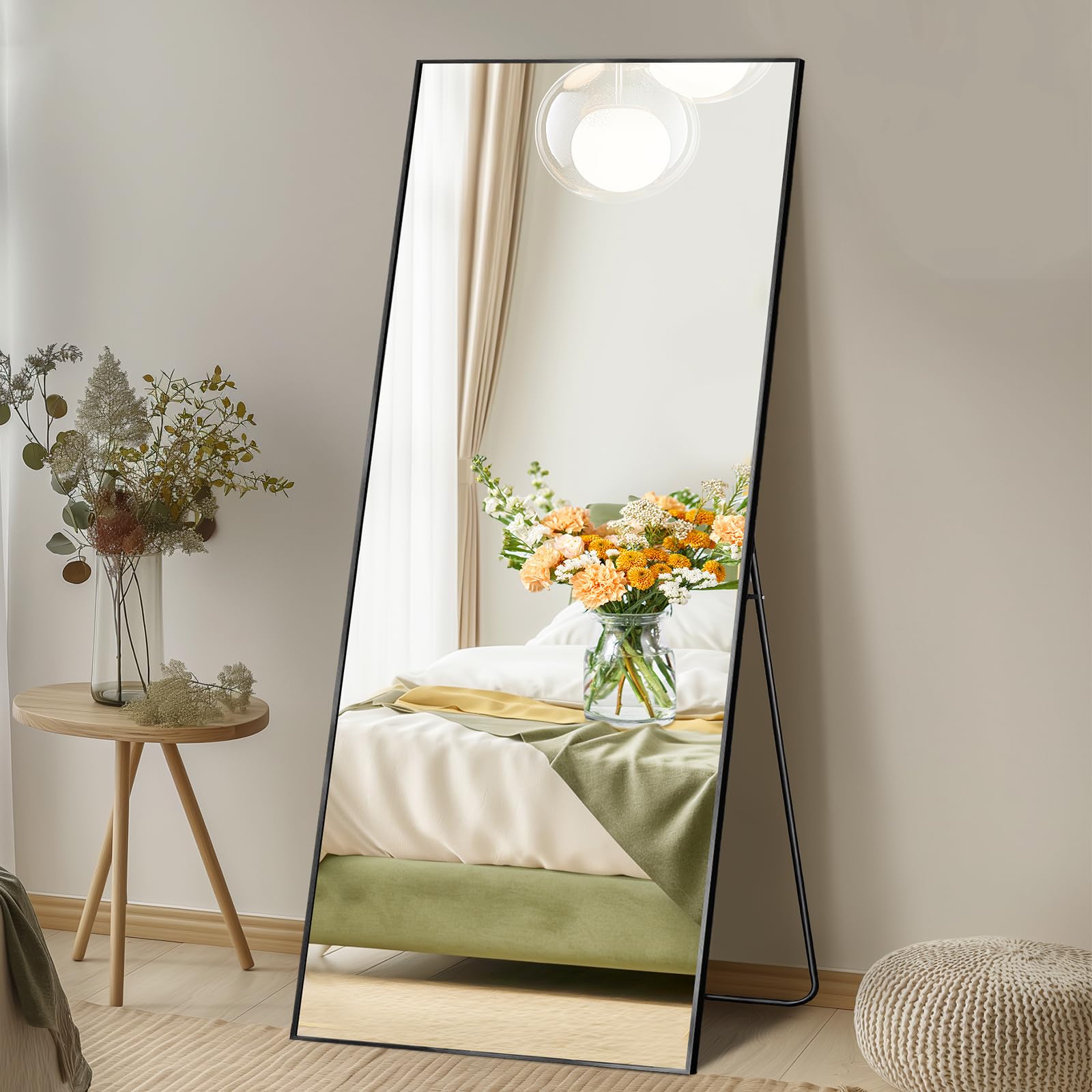 DUMOS close-up of aluminum frame highlighting durability and sleek look