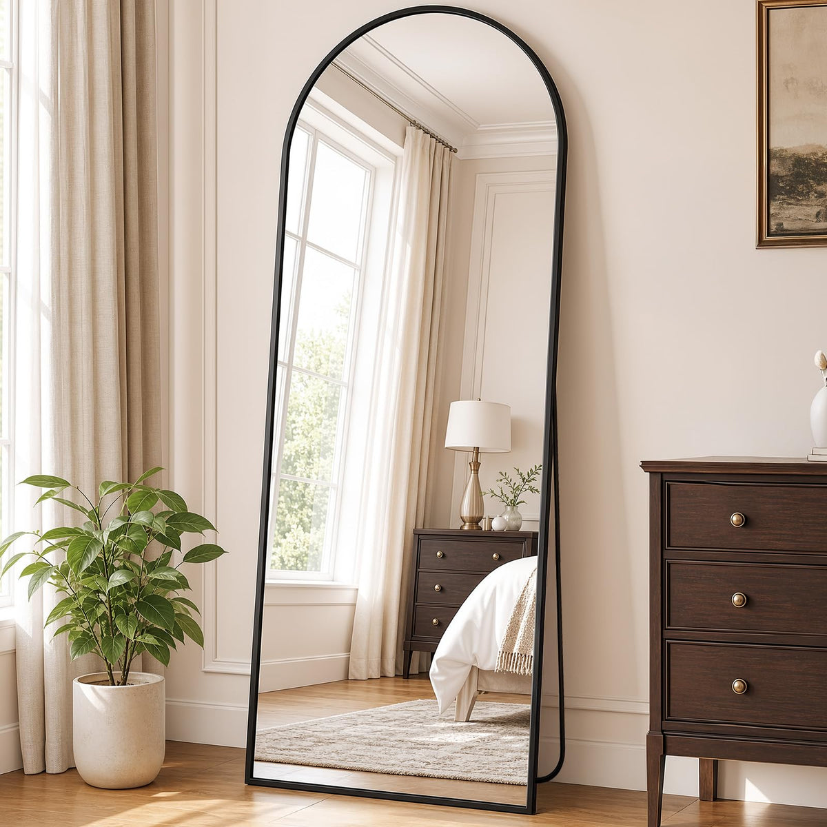 DUMOS front arched full-length mirror showing clean silhouette and accurate reflection