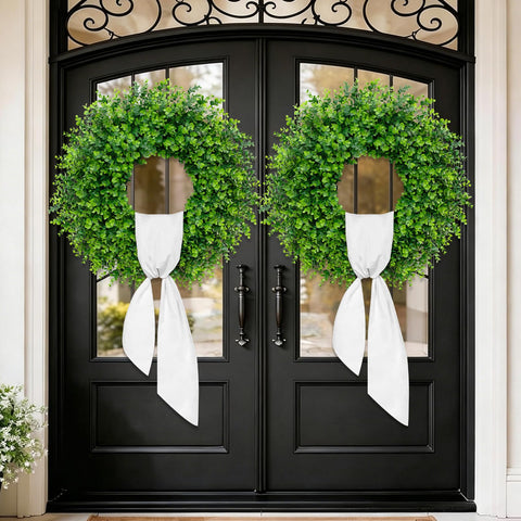 Dushle wreath next to doorframe showing true scale