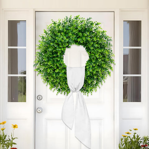 Dushle wreath decorated for summer showcasing versatile styling
