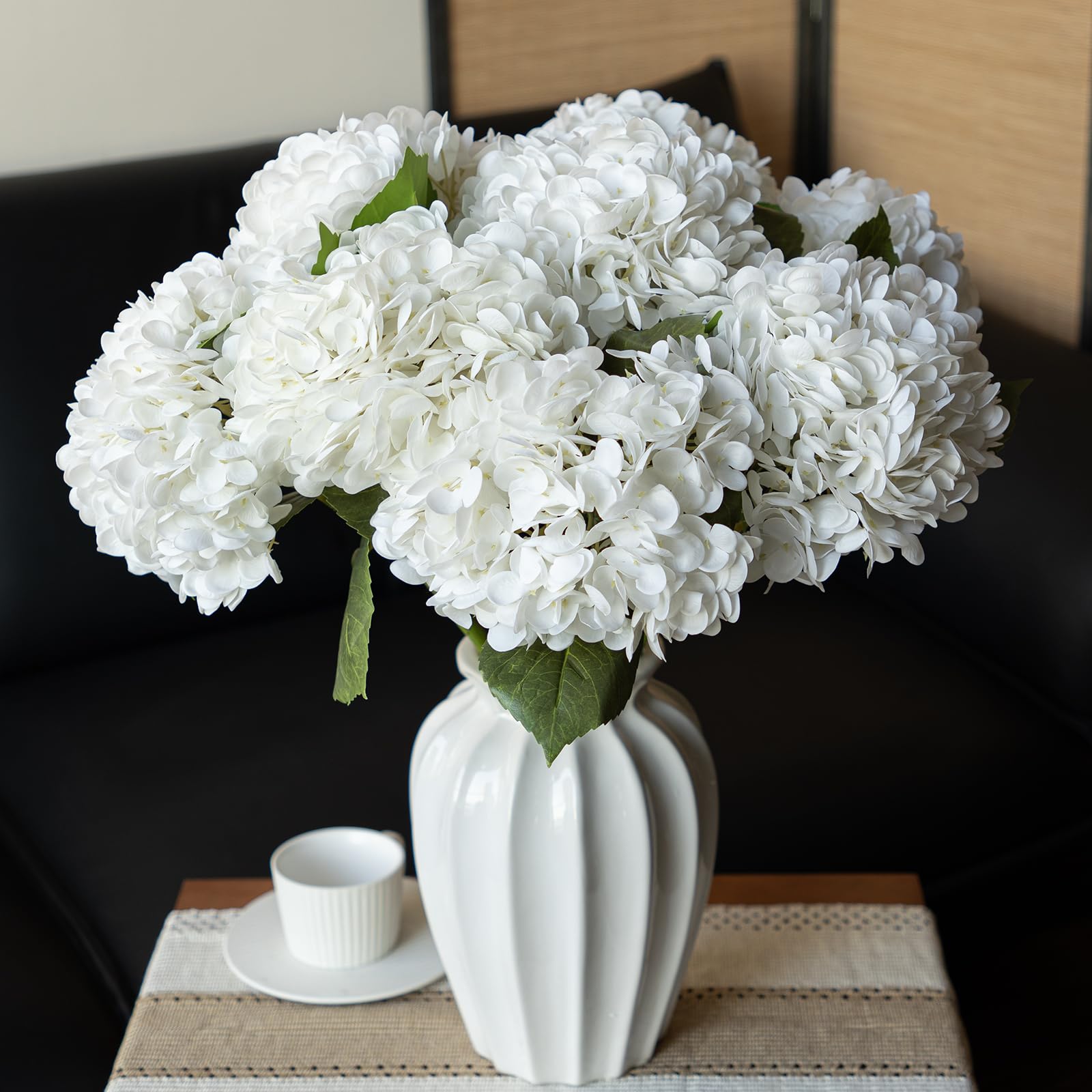 DUYONE table centerpiece showing elegant decor benefit