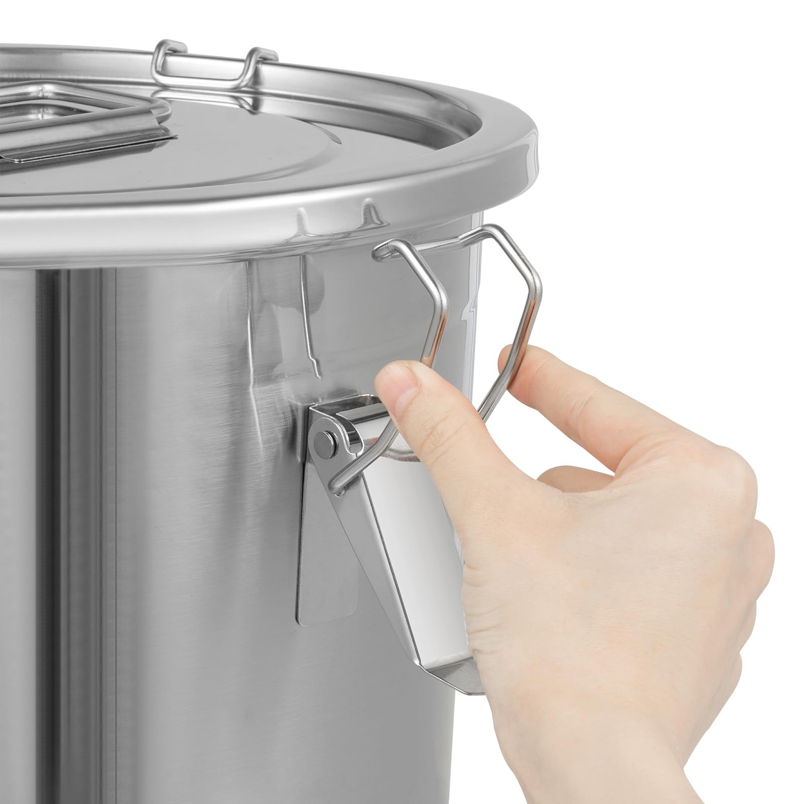 DYNAMI with lid removed showing full capacity and easy access benefit