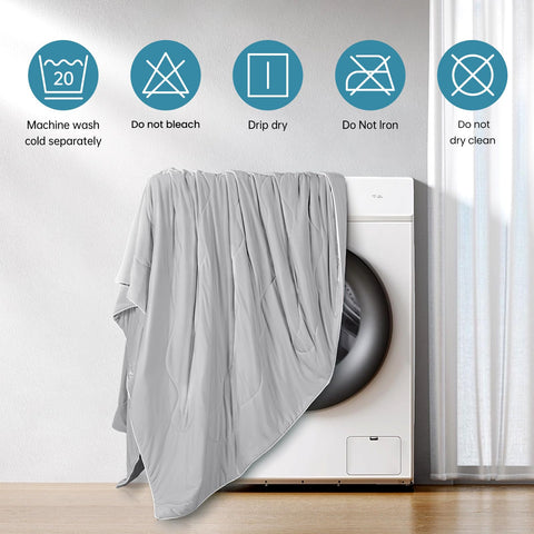 EASELAND comforter with dog on couch illustrating pet-friendly, snag-resistant benefit