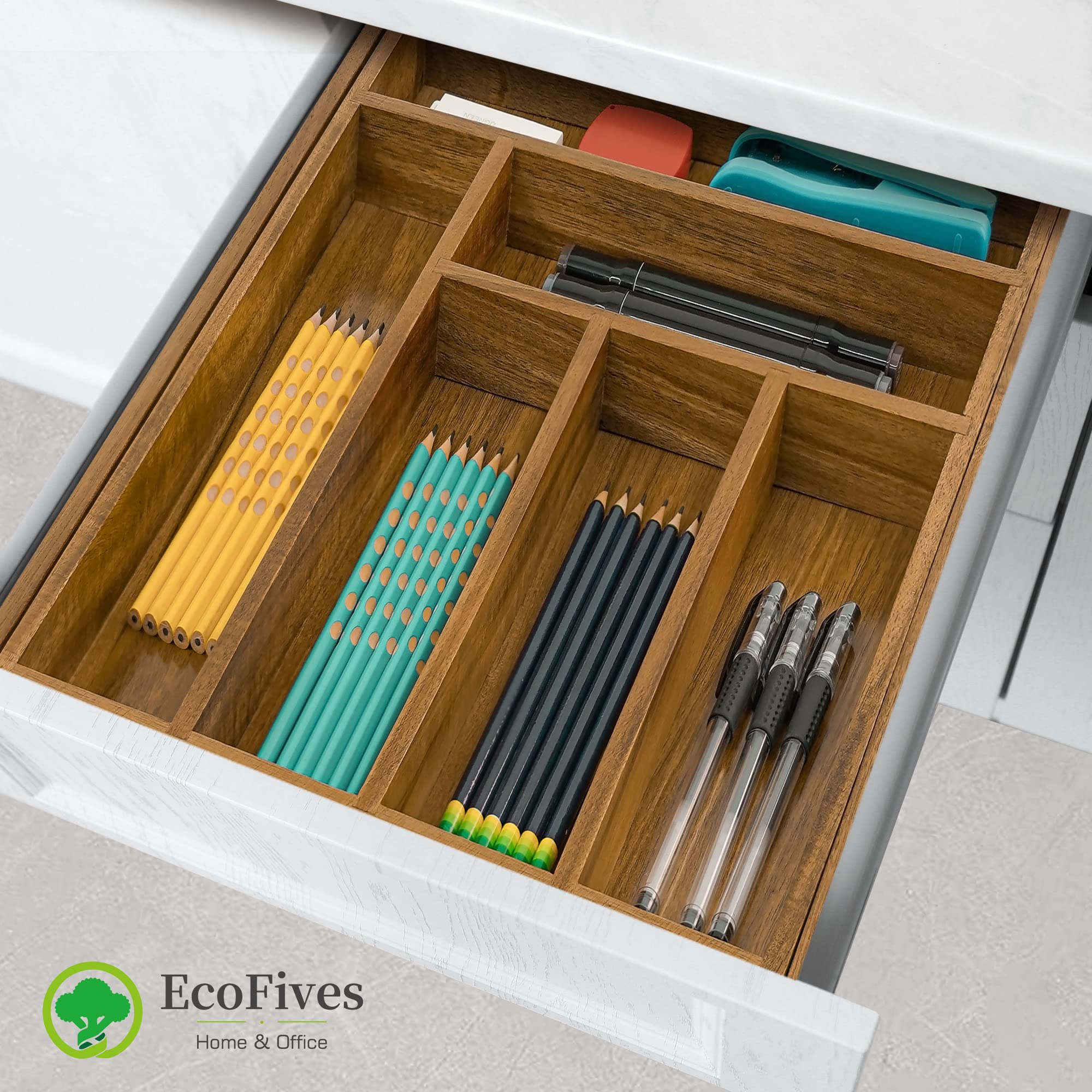 EcoFives acacia close-up grain detail highlighting durable wood and premium finish