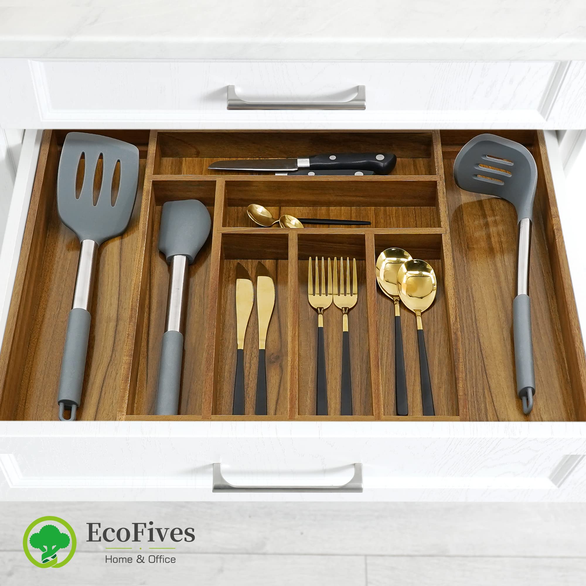 EcoFives acacia with silverware arranged demonstrating neat separation and quick selection