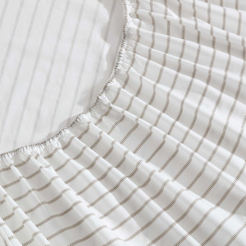 Eddie Bauer macro of percale weave texture showing breathable cotton and crisp hand