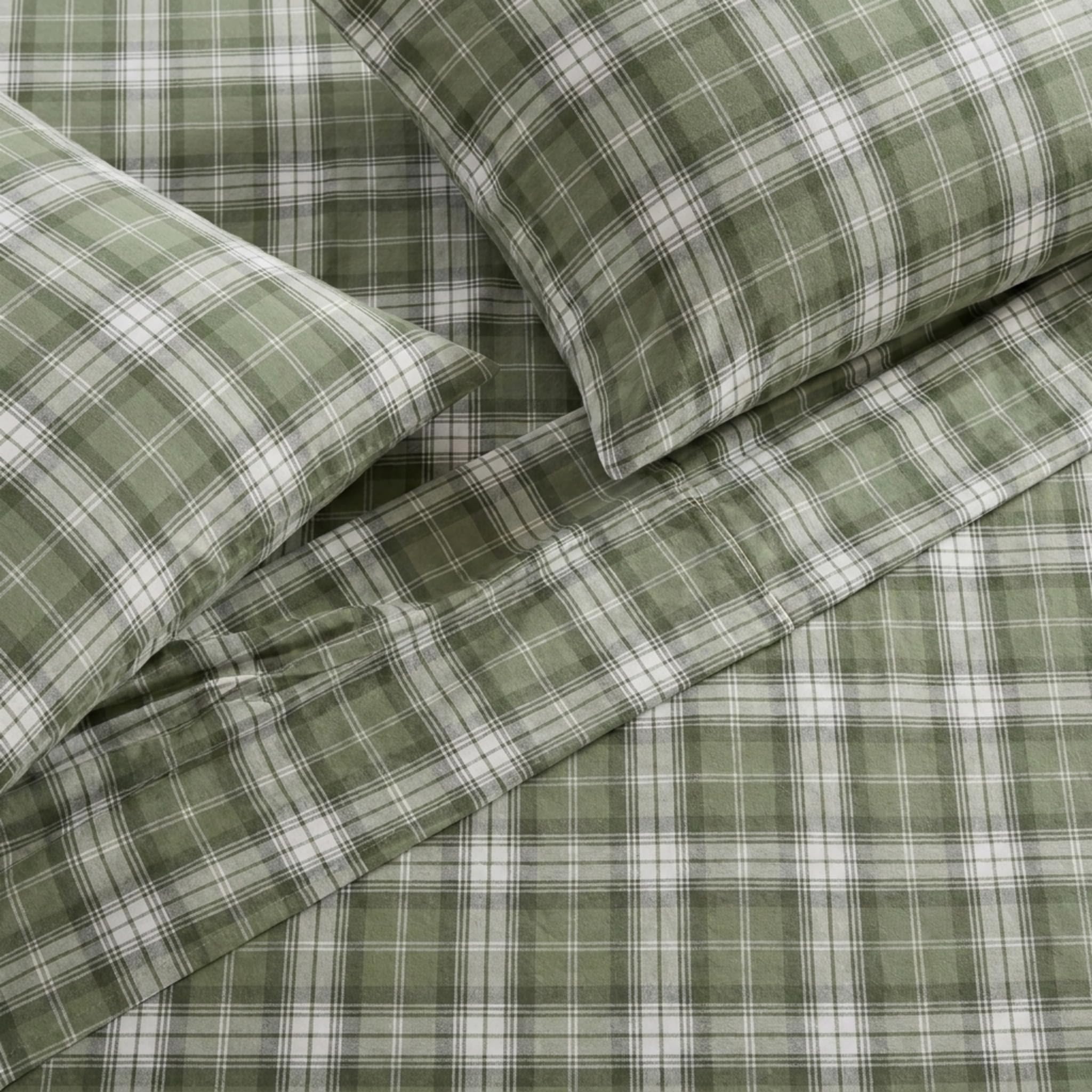 Eddie Bauer fitted sheet pocket detail showing deep fit and secure hold