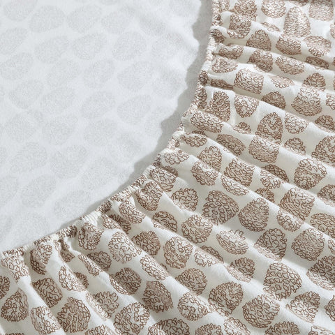 Eddie Bauer fitted sheet on mattress showing scale and correct queen sizing benefit