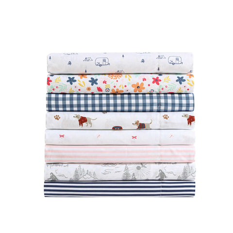 Eddie Bauer kids bedroom scene with sheets showing coordinated, outdoorsy style