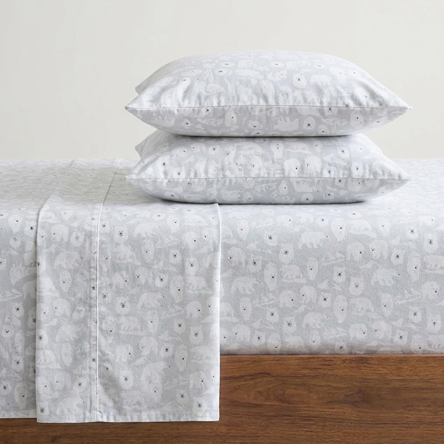 Eddie Bauer front packaging showing complete queen sheet set and style