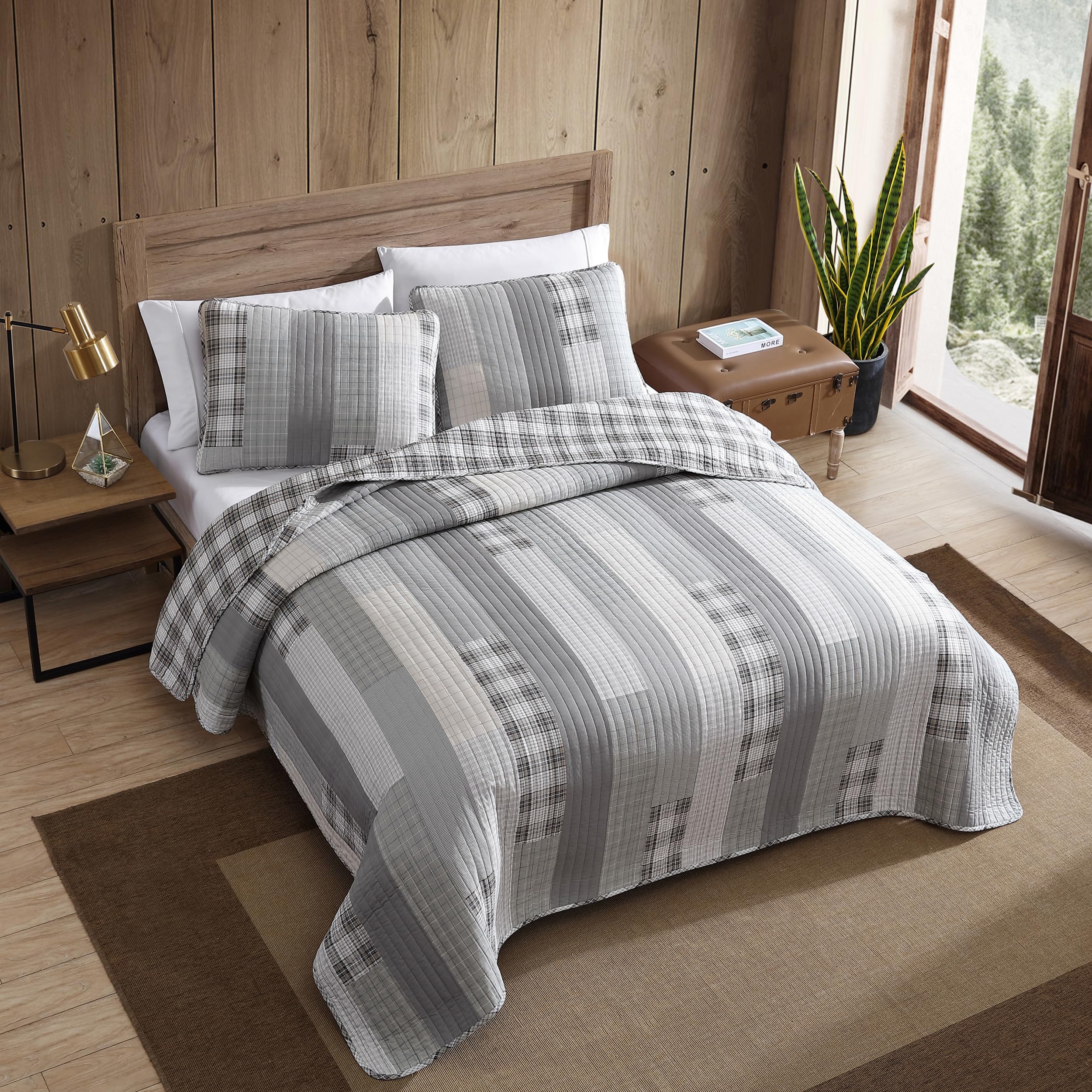 Eddie Bauer quilt reversed side detail showing alternate pattern and styling option