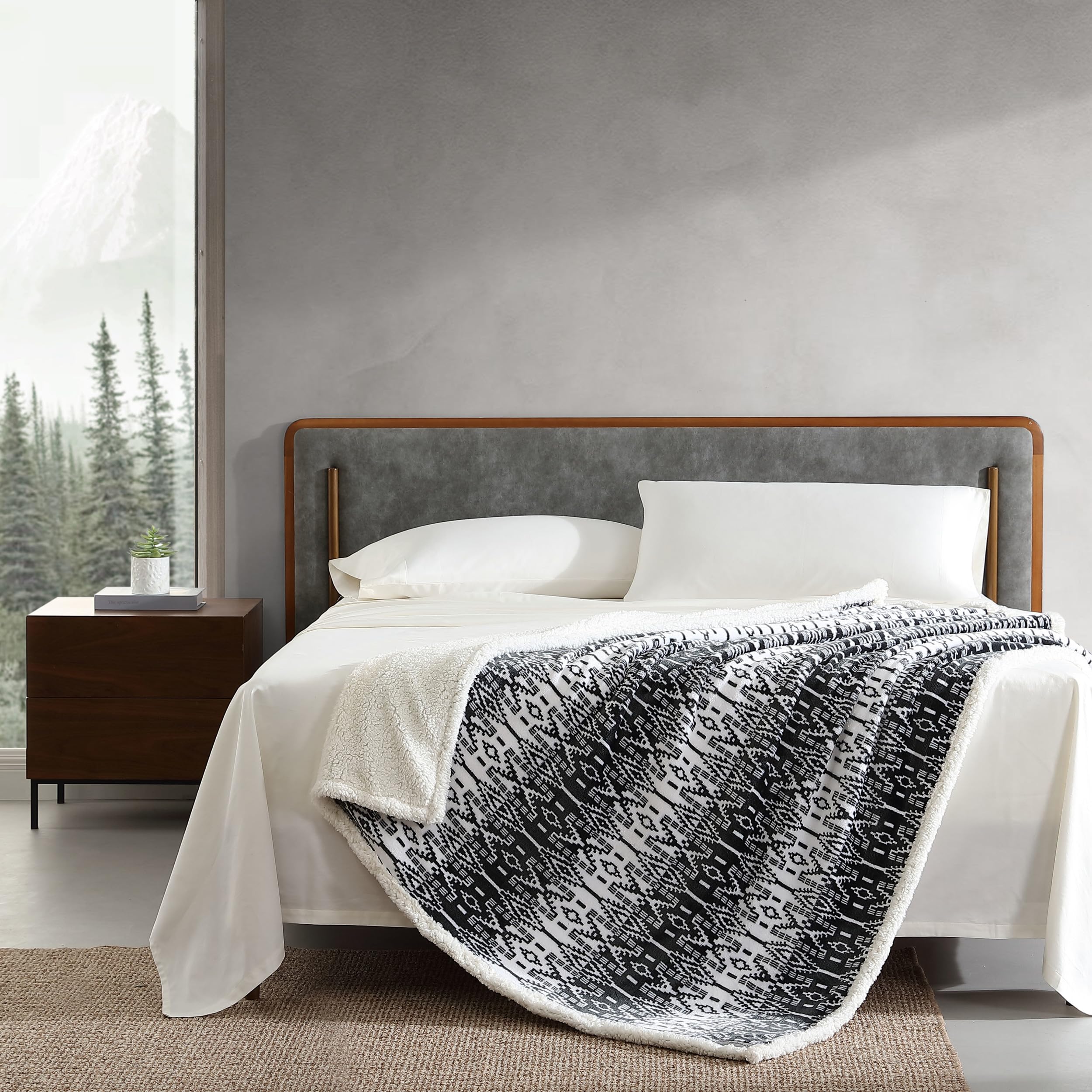 Eddie Bauer faux-shearling trim detail adding refined outdoor style