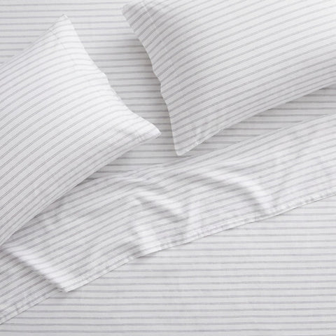 Eddie Bauer detail of fitted sheet elastic edge demonstrating secure fit and anti-slip benefit