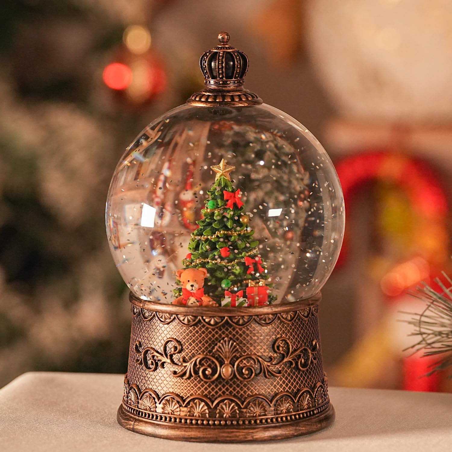 EDDORUNNING front view showing lit snow globe for festive ambience