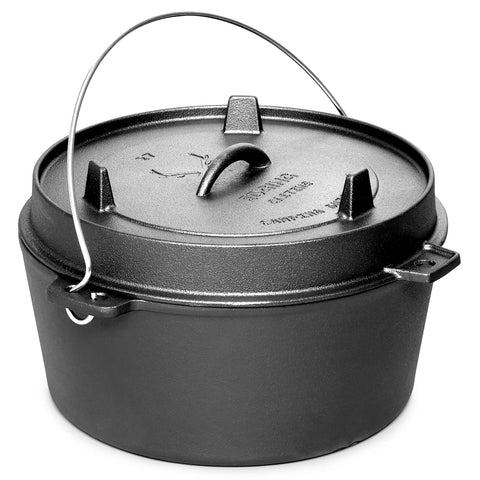 EDGING CASTING close-up seasoned interior, nonstick surface and heat retention benefit