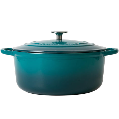 EDGING CASTING size comparison with fruit showing the 5.5 quart capacity suitable for family meals