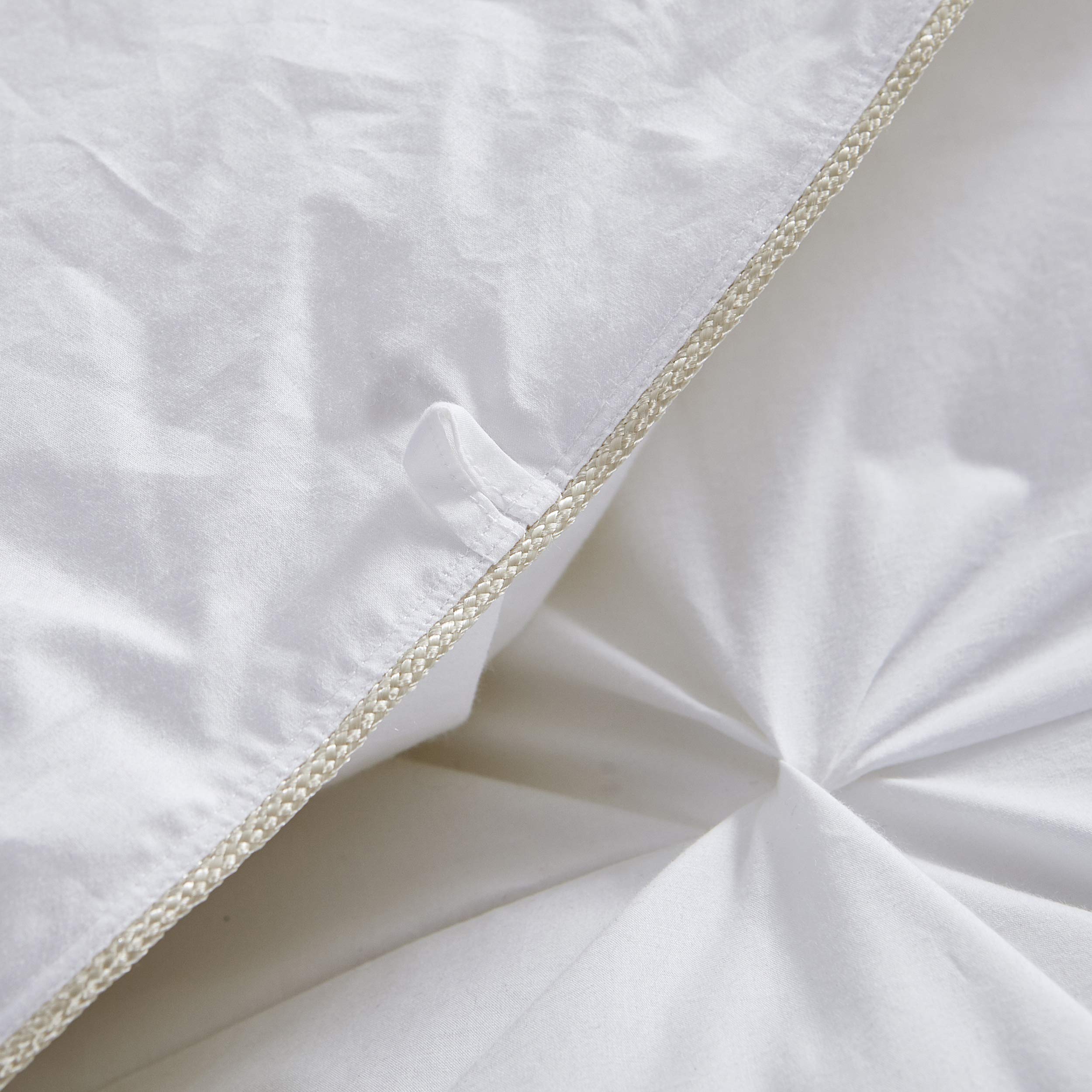EGYPTIAN BEDDING king comforter on bed showing true 106 x 90-inch scale