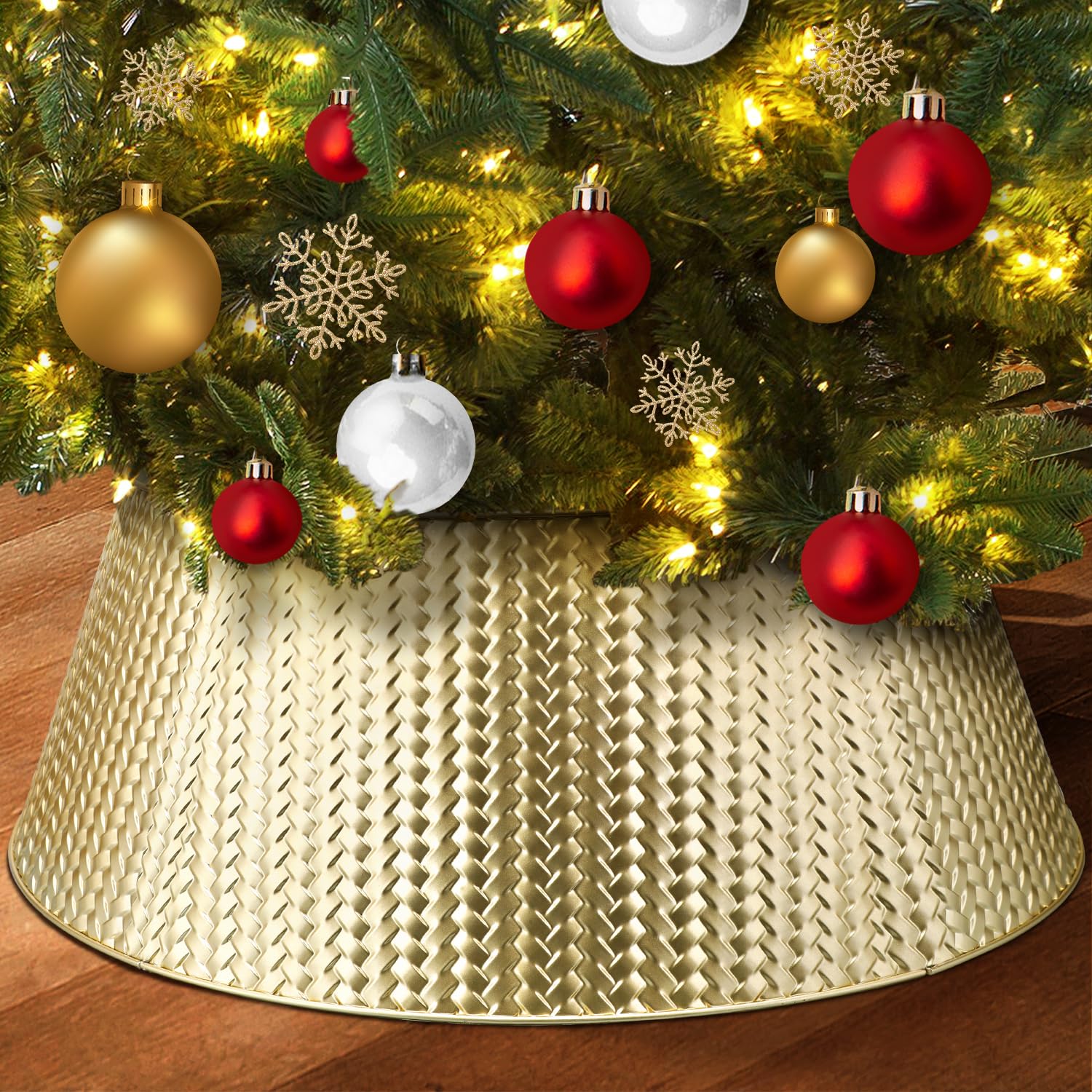 EIMMBD front view of champagne gold collar hiding tree stand and adding polish