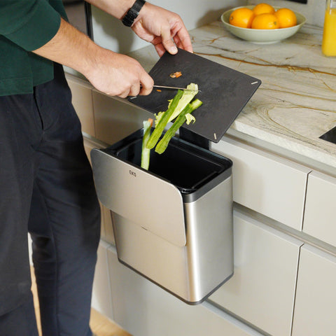 EKO sturdy carrying handle used to transport bin outdoors easily