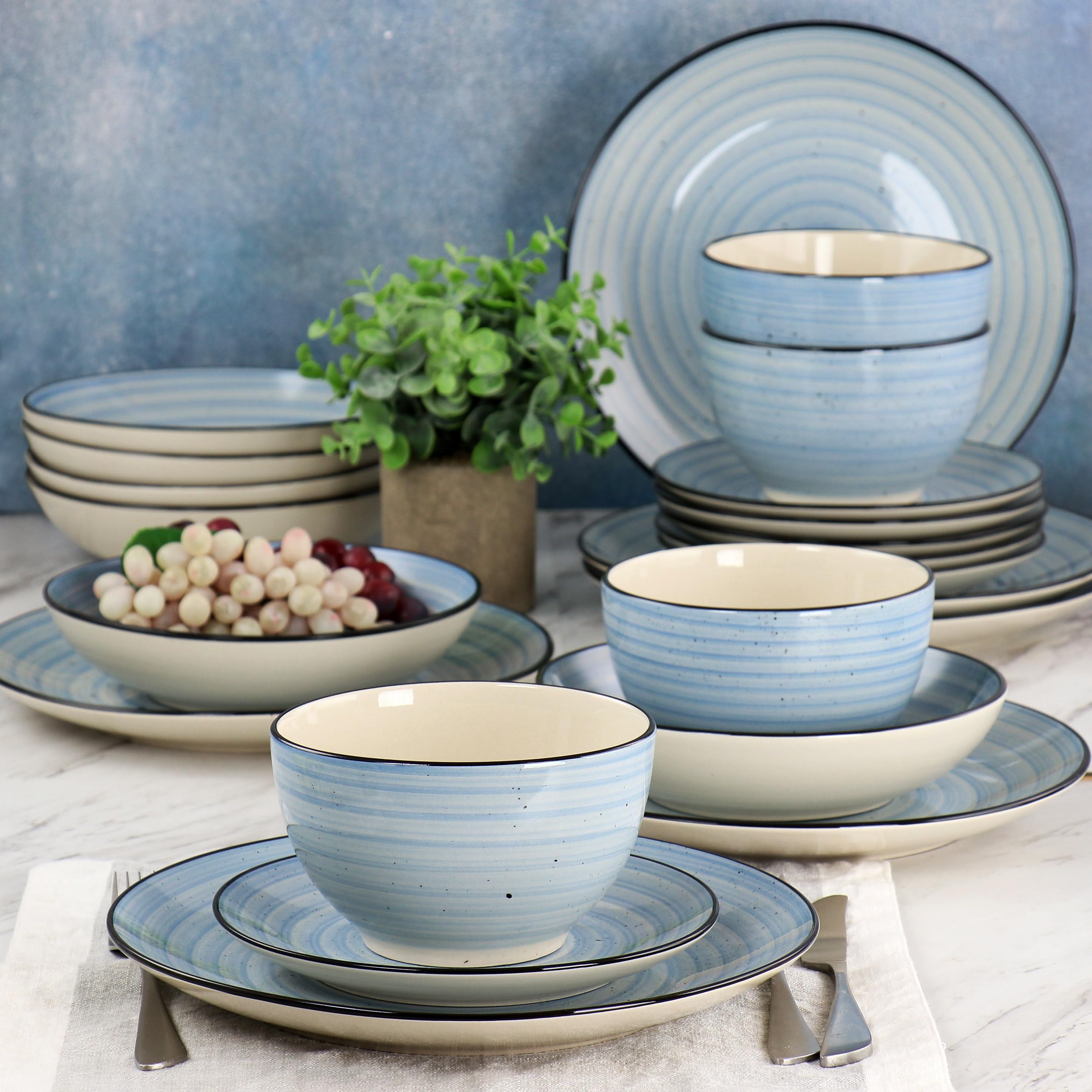 Elama Gia bowl warmed in microwave showing reheating convenience and durability