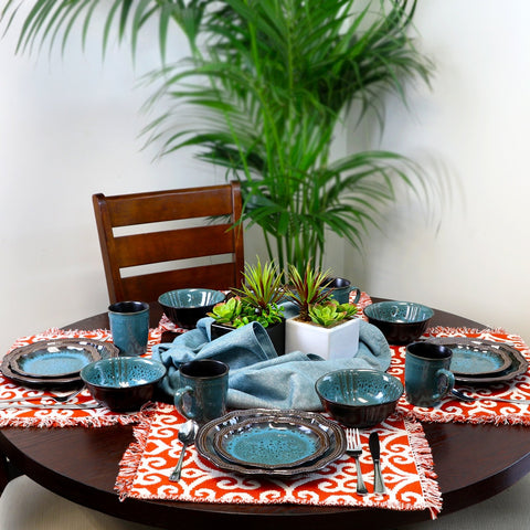 Elama Mystic Waves size comparison with utensils showing scale and portion-friendly sizing