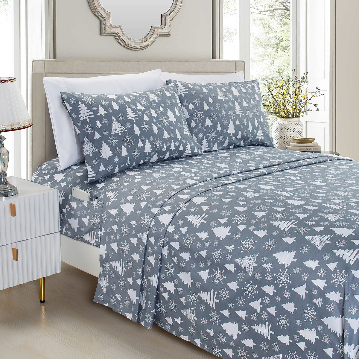 Elegant Comfort front packaging showing festive Christmas tree print and set contents