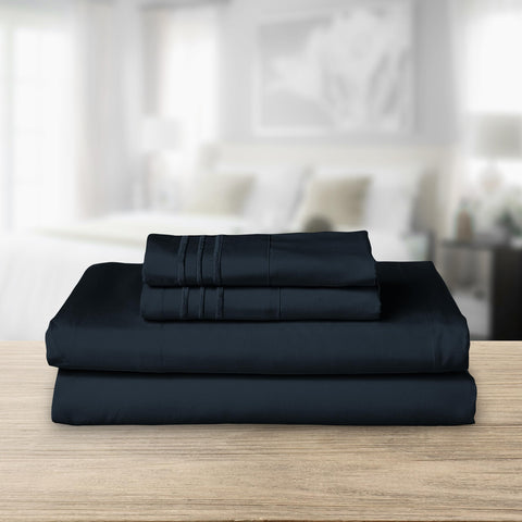 Elegant Comfort three-line pillowcase embroidery highlighting upscale detail