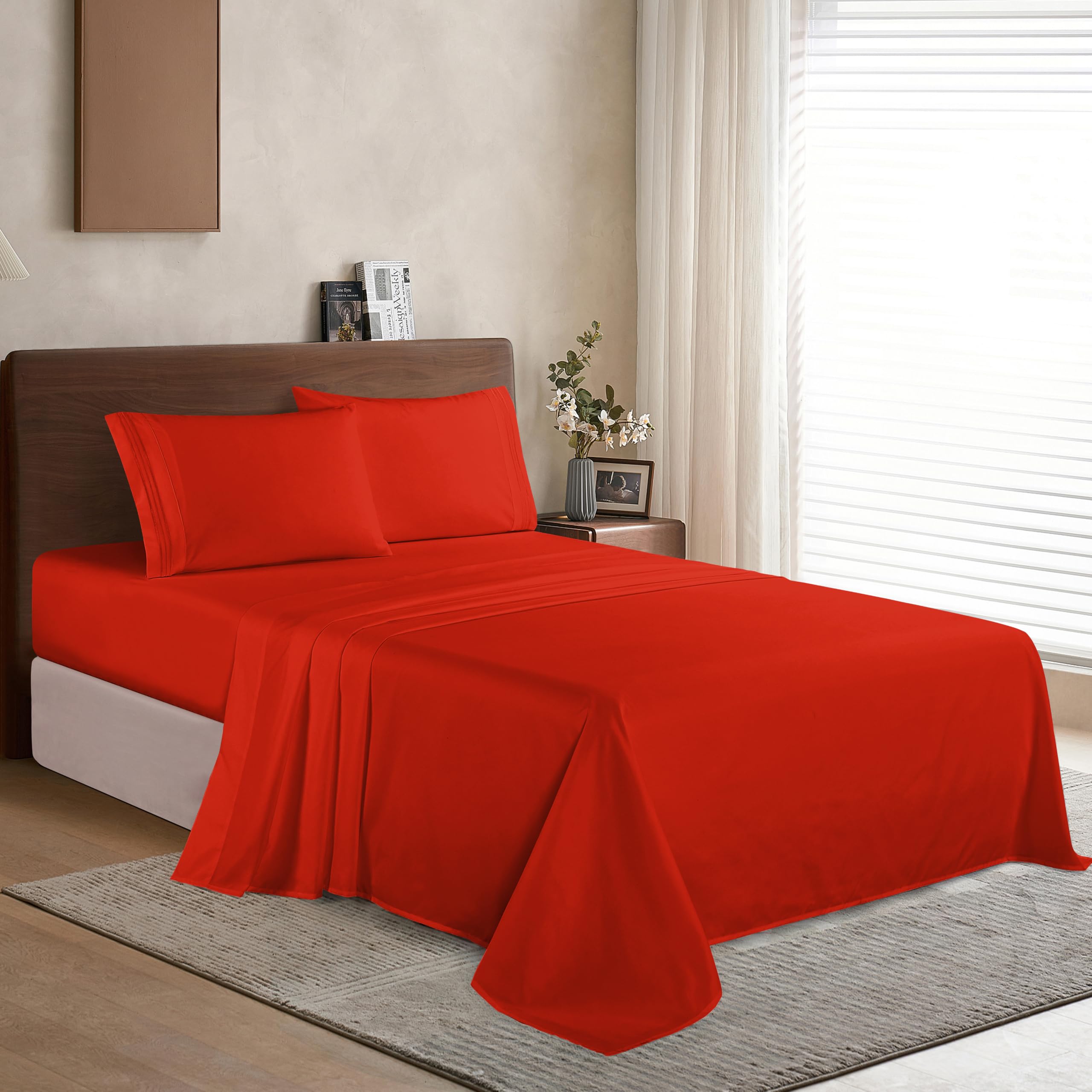 Elegant Comfort deep-pocket fitted sheet stretched on mattress, secure fit benefit