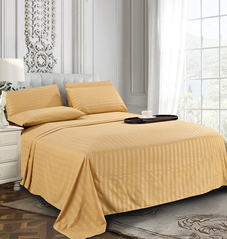Elegant Comfort deep-pocket fitted sheet detail, ensures secure mattress fit