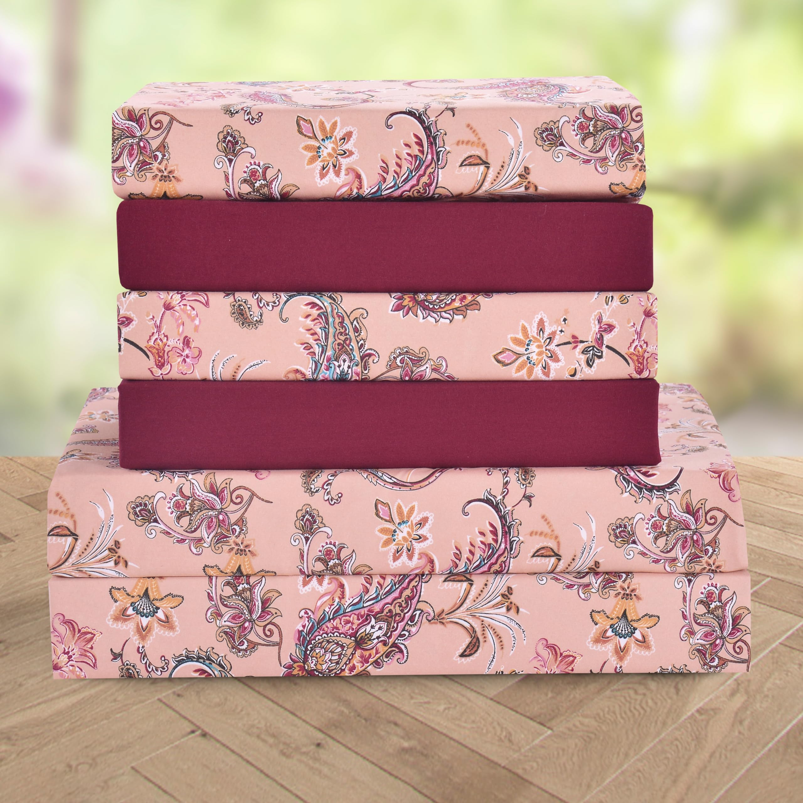 Elegant Comfort close view of fitted sheet with double-sided pockets for bedside storage