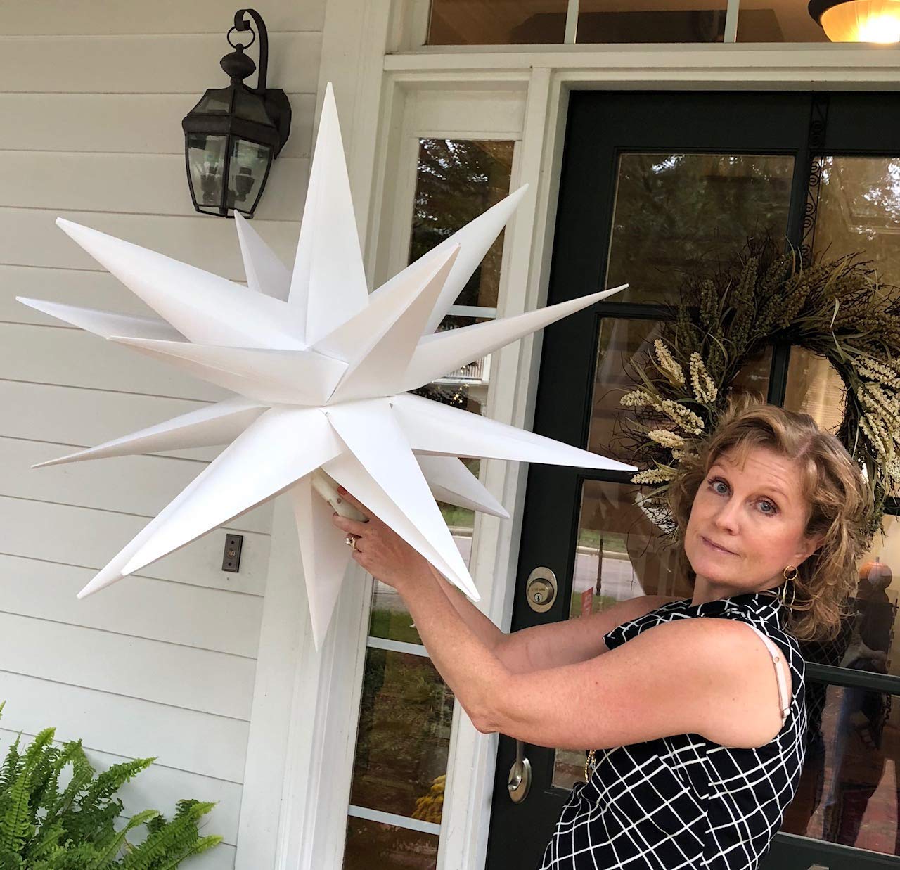 Elf Logic packaging box shot showing compact storage and transport benefit