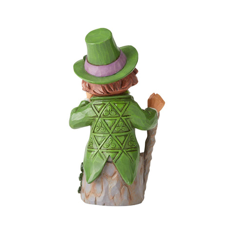 Enesco Jim Shore close-up of painted texture and quilt motifs enhancing collectible appeal