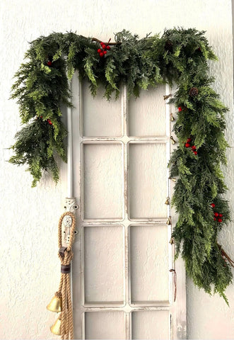 ENVEN garland folded in packaging showing compact storage and season-to-season reuse