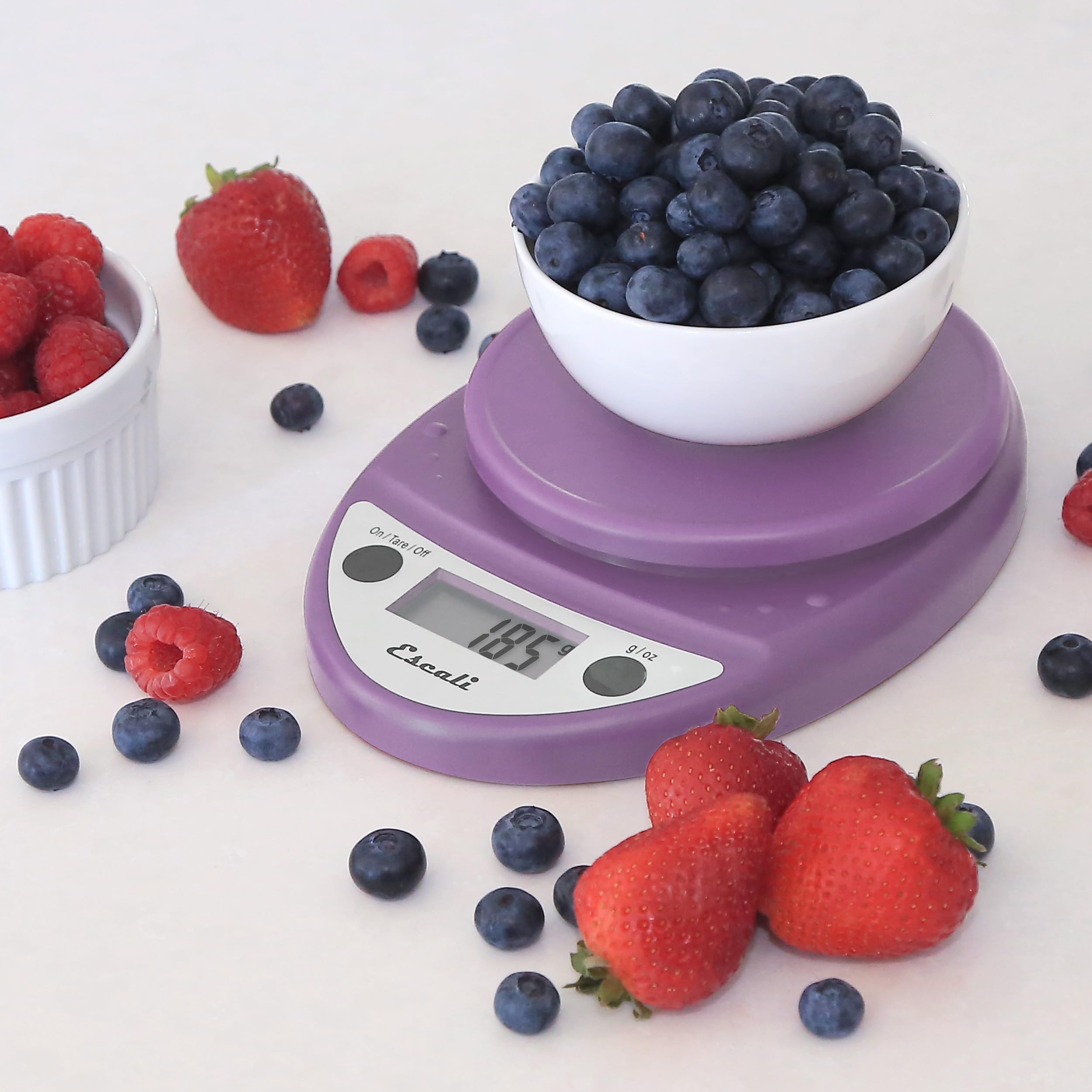 Escali Primo top view with bowl demonstrating tare feature for container subtraction