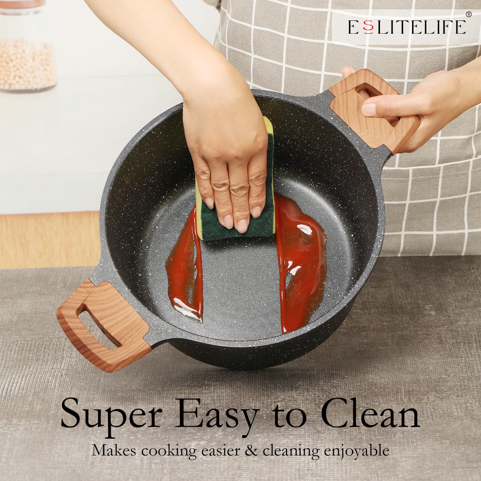 ESLITE LIFE pot beside pasta box to illustrate 5-quart size and family portions benefit