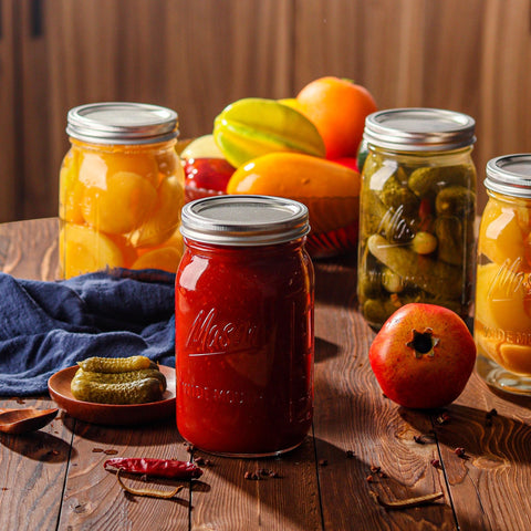 Esrentle hand holding a jar to show size and practical scale benefit